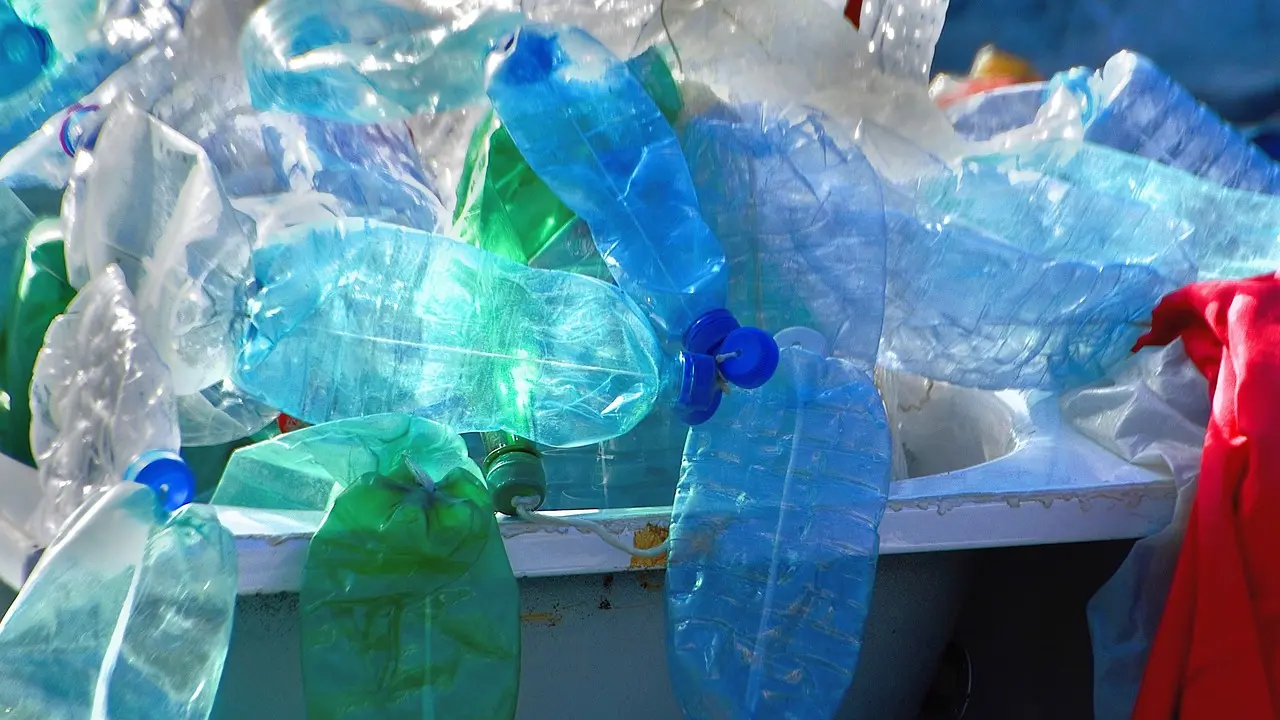 Recykling plastiku – co powstaje i jak przebiega?