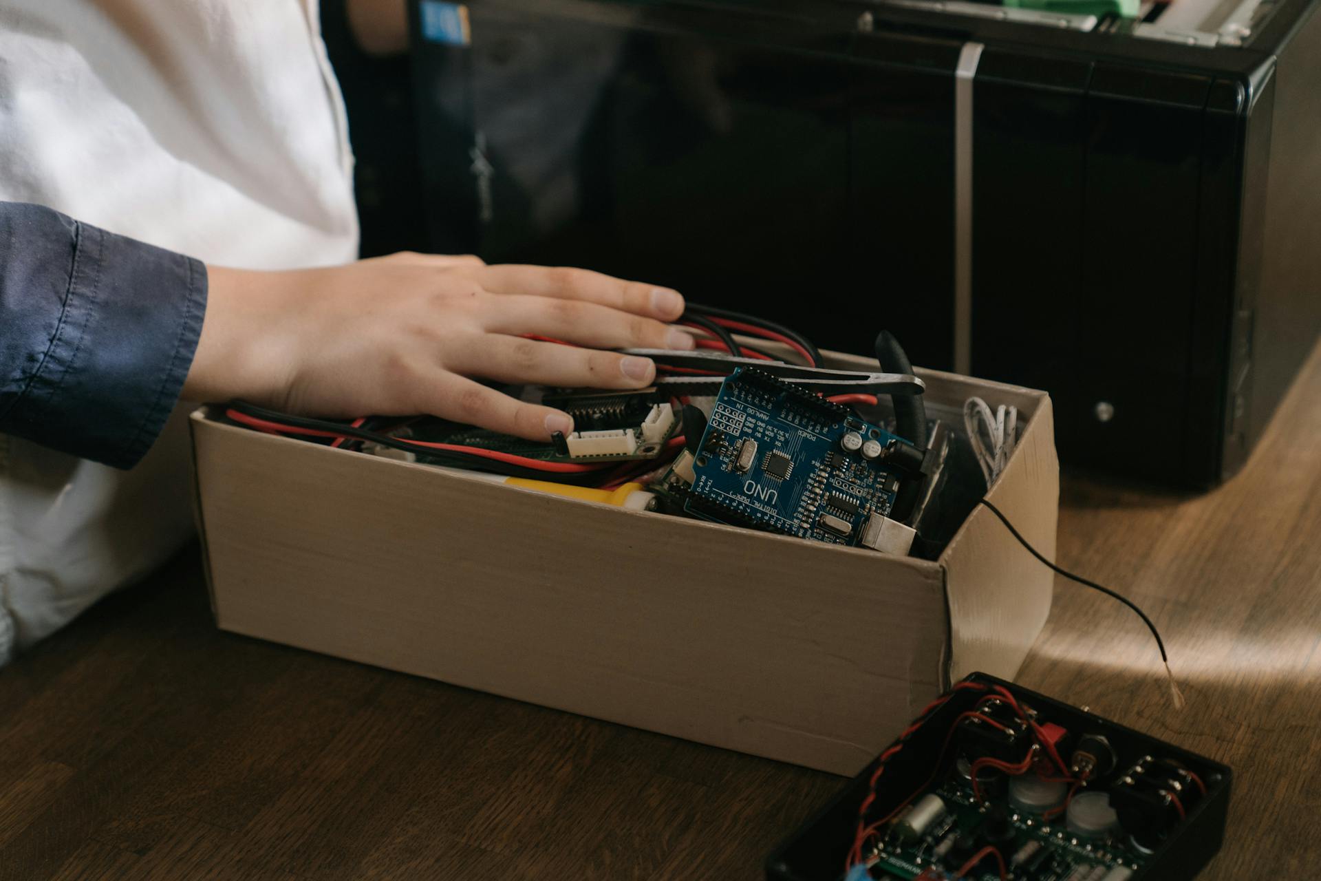 Czym jest złom elektroniczny? Jak na nim zarobić i gdzie go sprzedać?